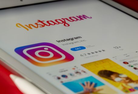 instagram logo