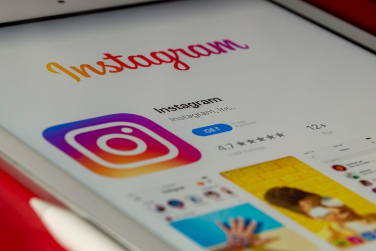 instagram logo